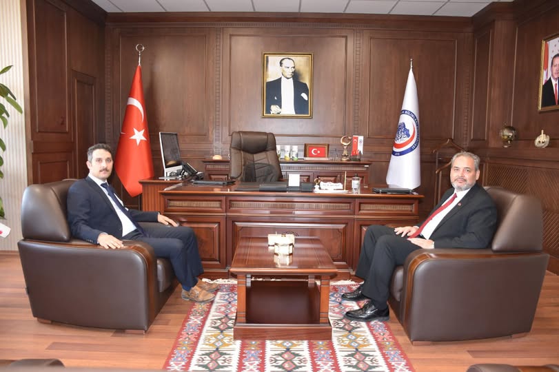 Afyonkarahisar İdare Mahkemesi Başkanı Kaya, AFSÜ Rektörünü Ziyaret Etti