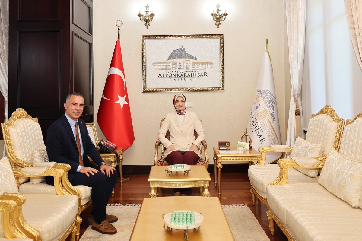 Afyonkarahisar Valisi Doç. Dr. Kübra Güran Yiğitbaşı, ÖZPET Yönetim Kurulu Başkanı Selim Özsoy’u Kabul Etti