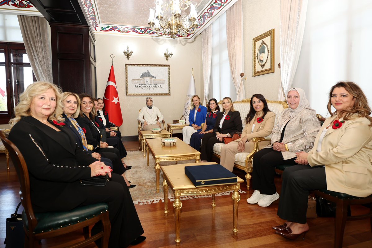 Afyonkarahisar Valisi Doç. Dr. Kübra Güran Yiğitbaşı, GİFED Başkanı Oya Eroğlu'nu Kabul Etti
