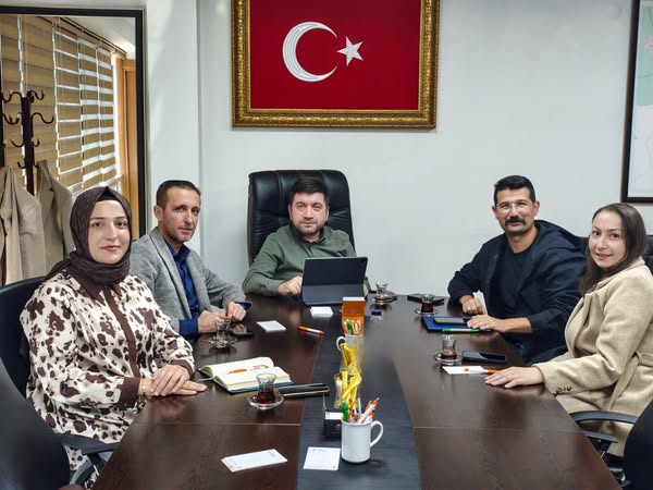 AK Parti Afyonkarahisar İl Başkanlığı'nda İletişim Stratejileri Değerlendirildi