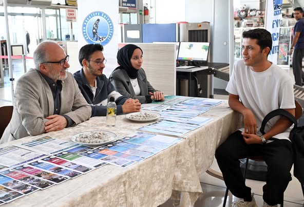 Afyon Kocatepe Üniversitesi Yeni Öğrencileri Otogarda Karşıladı