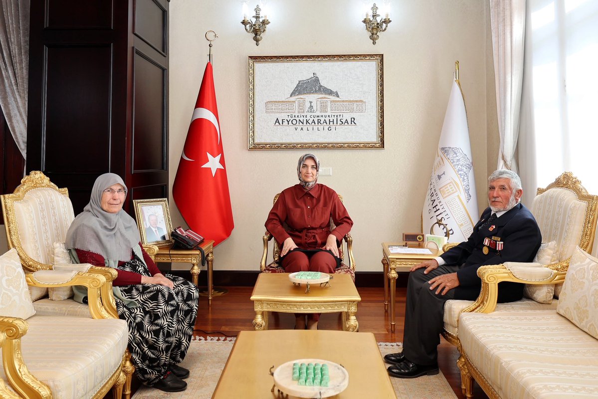 Afyonkarahisar Valisi Doç. Dr. Kübra Güran Yiğitbaşı, Kıbrıs Gazisi ve Eşini Kabul Etti