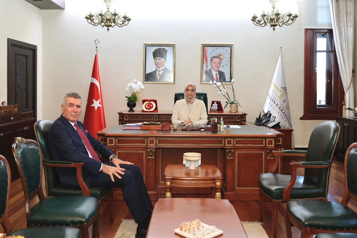 Afyonkarahisar Valisi Yiğitbaşı, Yeni Vali Yardımcısı Sezgin'i Kabul Etti
