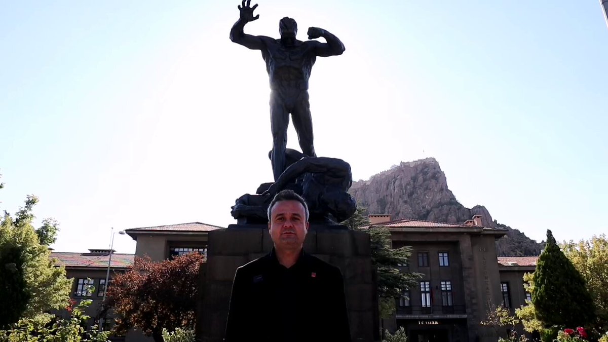 Afyonkarahisar'da Özgür Özel'in Katılımıyla Tarihi Mitink