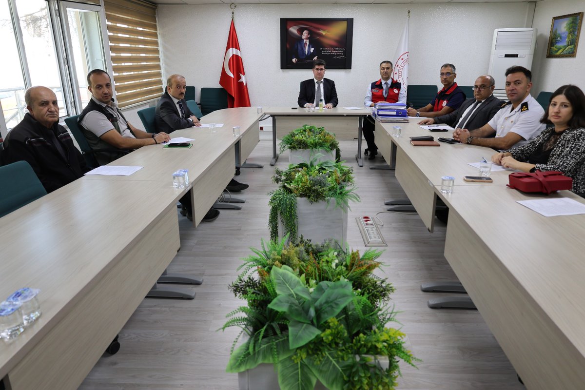 Afyonkarahisar'da Tarım ve Orman Müdürü Parlak, Toplantıda Vali Yardımcısı ile Bir Araya Geldi