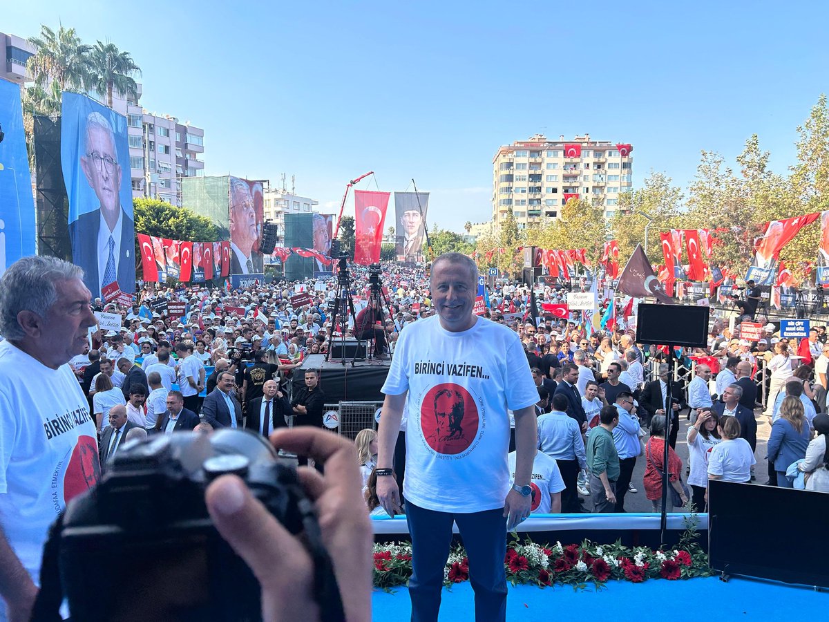 Mersin'de İyi Parti Destekçileri Meydanları Doldurdu, Vatan Sevgisiyle Yükseldi